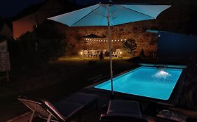 Appartement Prive Avec Piscine, Fibre Et Netflix